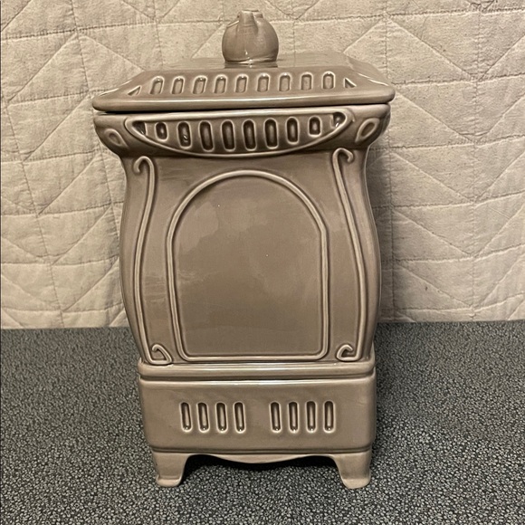 Ceramic Stove-Shaped Food Storage Container - Gray - Picture 2 of 9